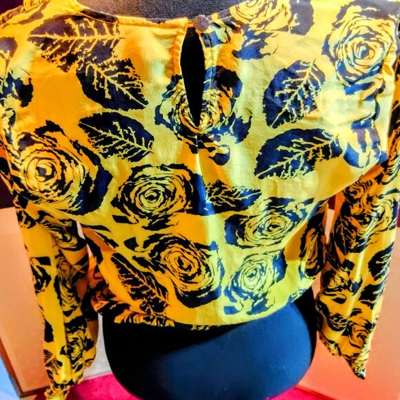 Winter Kate 100% silk Gold wrap blouse - Picture 6 of 10